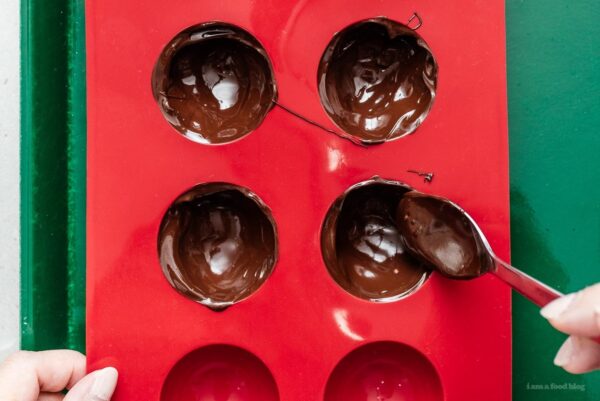 making hot chocolate bombs | www.iamafoodblog.com